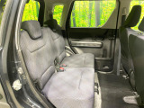 後部座席も気になるようなキズ・汚れやへたり等、大きなダメージはなく、良好な状態です。