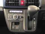 温度を設定すれば、自動で車内の温度管理をしてくれる優れものです♪ATミッションで運転楽々