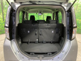普段のお買い物や通勤、送迎等に十分な荷室スペースを確保しております。セカンドシートを倒すと、大きな荷物の積載も可能です♪