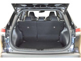 広々としたラゲージスペースを備えています。大きなものや長さのある荷物もしっかりと積み込めます。