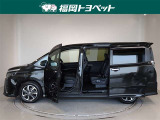 両側パワースライドドア付きだから、狭い駐車スペースなどでの 乗り降りラクラク!小さなお子さまのいるご家庭には嬉しい装備。
