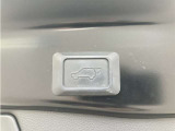 リヤゲートは電動で開閉が出来きます!週末のお買い物にも便利です!