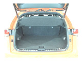 広々としたラゲージスペースを備えています。大きなものや長さのある荷物もしっかりと積み込めます。