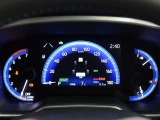 とっても見やすいメーターです。夜間時はラグジュアリーな気分にさせてくれる照明が魅力ですので、夜のドライブも楽しみになりますよ♪
