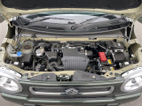 エンジンルームの画像です。店舗にて現車の確認もいただけますので、お電話で在庫のご確認の上是非ご来店くださいませ!!!ワクワクするクルマ選びをご提案します!