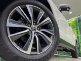 【純正18インチアルミホイール】外観にマッチした純正アルミホイールを装着しております。各種社外アルミホイールや、スタッドレスタイヤも取扱いしております。是非ご相談ください♪