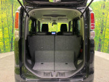 普段のお買い物や通勤、送迎等に十分な荷室スペースを確保しております。セカンドシートを倒すと、大きな荷物の積載も可能です♪