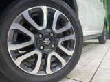 【純正15インチアルミホイール】外観にマッチした純正アルミホイールを装着しております。各種社外アルミホイールや、スタッドレスタイヤも取扱いしております。是非ご相談ください♪