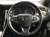 インテリアに合わせたデザインのステアリングは、運転される方のことも考え、運転しやすい形状、大きさです。是非一度、実際に触ってお確かめください。