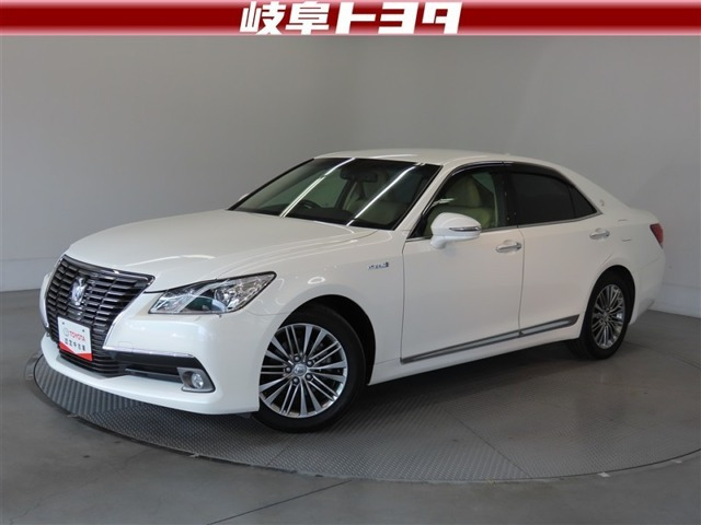 クラウン ハイブリッド 2.5 ロイヤルサルーンG