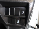 アイドリングストップ機能がついているので、停車時にエンジンを止めて燃料消費を抑えます。環境にもお財布に優しいですね♪