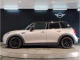 気密性の高いMINIは外観のかわいらしさとは裏腹に、外の雑音を遮り、高級感のある快適なドライブをお楽しみいただけます。
