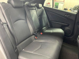後部座席も気になるようなキズ・汚れやへたり等、大きなダメージはなく、良好な状態です。