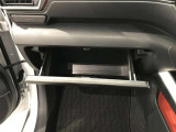 【グローブボックス】収納も充実