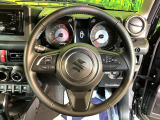 【純正革巻きステアリング】上質な革を使用することで、手にしっかり馴染みとても運転しやすいハンドルです♪