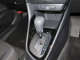 フロアシフトのオートマチックトランスミッションです。