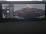 パノラミックビューモニター付きです。車両を上から見た様な映像を画面に表示。運転席からの目視だけでは見にくい、車両周辺の状況をリアルタイムでしっかり確認出来ます。