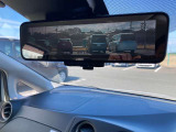 スマートミラー後部座席に乗車していても後方視界を確保します