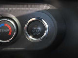 スマートキー装備車なので、キーを取り出さなくてもエンジン始動が可能です。