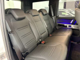 『全席が主役席』となっておりますので、後部座席も快適な乗り心地でございます。まずは実際に乗って頂きお確かめ下さいませ。