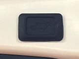 【パワーバックドア】スマートキーや運転席のボタンを押すだけでリアゲートが自動で開閉します!荷物を持っている時や、高い位置にあるバックドアを閉める際に便利な機能です♪