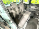 後部座席も気になるようなキズ・汚れやへたり等、大きなダメージはなく、良好な状態です。
