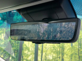 【デジタルインナーミラー】後席の大きな荷物や同乗者で後方が確認しづらい時でも安心!カメラが撮影した車両後方の映像をルームミラー内に表示。クリアな視界で状況の確認が可能です!