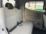 使用感のないきれいなリアシートです!
