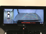 【バックモニター】駐車時に後方がリアルタイム映像で確認できます。大型商業施設や立体駐車場での駐車時や、夜間のバック時に大活躍!運転スキルに関わらず、今や必須となった装備のひとつです!