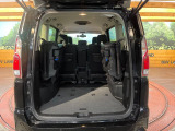 後席を格納すると、これだけの広さが!シーンに合わせたシートアレンジで、大きな荷物も積むことが出来ます♪