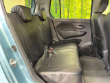 後部座席も気になるようなキズ・汚れやへたり等、大きなダメージはなく、良好な状態です。