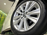 【純正18インチアルミホイール】外観にマッチした純正アルミホイールを装着しております。各種社外アルミホイールや、スタッドレスタイヤも取扱いしております。是非ご相談ください♪