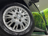 【13インチアルミホイール】外観にマッチしたアルミホイールを装着しております。各種アルミホイールや、スタッドレスタイヤも取扱いしております。是非ご相談ください♪