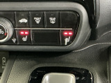 運転席/助手席シートヒーターで寒い日もすぐに温かくなり快適に過ごせます。2段階の温度調整が可能です