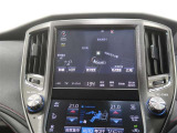 純正ナビを装備。タッチパネル式で使いやすく、お出かけもラクラクです。