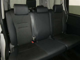後席シートも広々としたスペースを確保しています。大人でもゆったりと座って頂けますので、大人数でのお出かけもラクラクです♪ドライブに行くのが楽しみですね♪