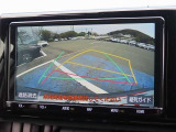 バックモニター付きでガイドラインがモニターに表示され、車庫入れや縦列駐車などの際に役立ちます!