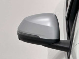 ドアミラーに内蔵されているフラッシャーは視認性も良く安全運転に一役買ってます。