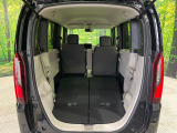 後席を格納すると、これだけの広さが!シーンに合わせたシートアレンジで、大きな荷物も積むことが出来ます♪