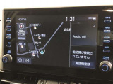ディスプレイオーディオ装着車。ディスプレイとスマホを連携で、様々なアプリを使用できます。マップのアプリを繋げて、ナビゲーションとして使用できます。