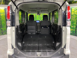 普段のお買い物や通勤、送迎等に十分な荷室スペースを確保しております。セカンドシートを倒すと、大きな荷物の積載も可能です♪