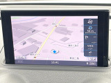 ●純正ナビ:一体感のあるナビは、高級感ある車内を演出してくれます。オーディオ機能も充実しておりますので、運転もより楽しめます♪