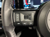 ハンドルの左側はナビの操作スイッチです☆ボリューム曲送りなど使い勝手が良いです☆