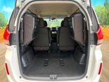 後席を格納すると、これだけの広さが!シーンに合わせたシートアレンジで、大きな荷物も積むことが出来ます♪