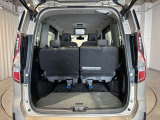 サードシートがあっても日常の荷物が積載可能☆