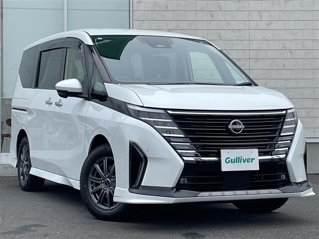 セレナ 1.4 e-4ORCE ハイウェイスターV 4WD 4WD 修復歴無し