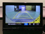 バックをするとき自動でリアの様子が映る『リアカメラ』付き! 画面で確認しながらバックが出来るので駐車の時も安心です。