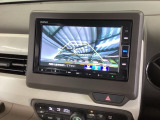 バックも安心のバックカメラ付いています。バックカメラがあると、いつでも安全にバックできますね。死角も減ります。