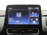 ディスプレイオーディオを装備。スマホとクルマをつなぐことで、これまでのナビに加えて、いろんなサービスが楽しめます。