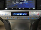 オートエアコンです。車内を設定温度に保ち、快適空間をキープします。